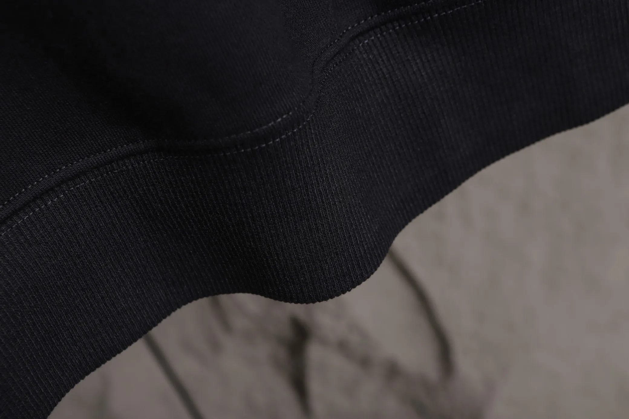 🅿️270 High quality 2025 new B27 Crow Heart Sanskrit cross horseshoe print round neck long-sleeved fashionable sweatshirt for men and women. The fabric is made of 450g pure cotton terry, which is rich in texture, soft and not collapsed, drapes smoothly and is not easy to wrinkle. Neat sewing, beautiful and fashionable, not easy to deform, comfortable and durable. The threads of the ingredients are made of 100% cotton, custom-woven and dyed, with zero color difference!